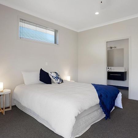 Sky Blue Retreat - Waihi Beach Holiday Home Exterior photo