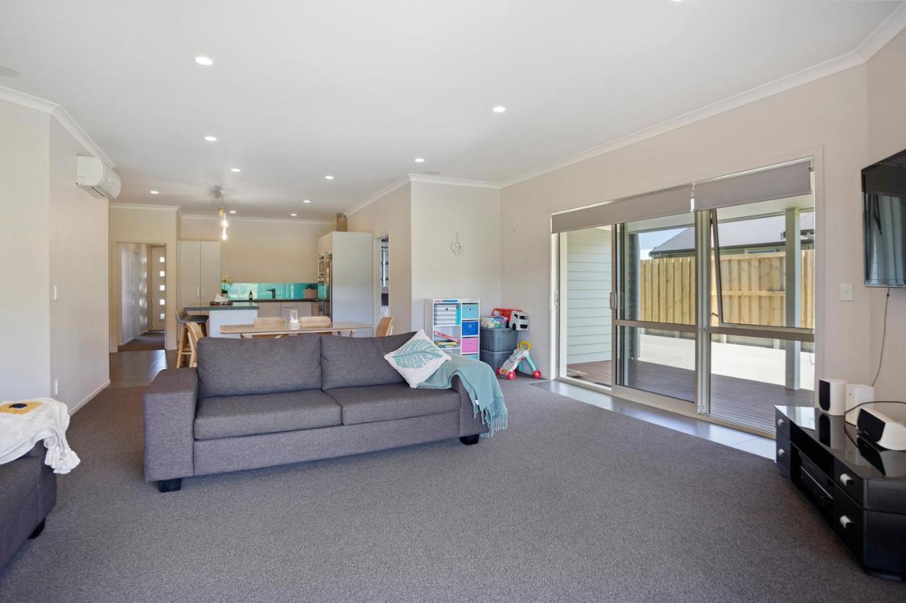 Sky Blue Retreat - Waihi Beach Holiday Home Exterior photo