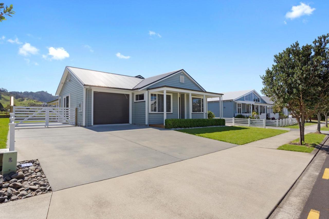 Sky Blue Retreat - Waihi Beach Holiday Home Exterior photo