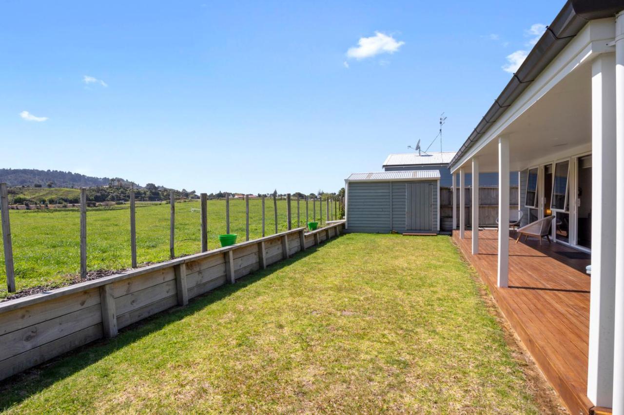 Sky Blue Retreat - Waihi Beach Holiday Home Exterior photo